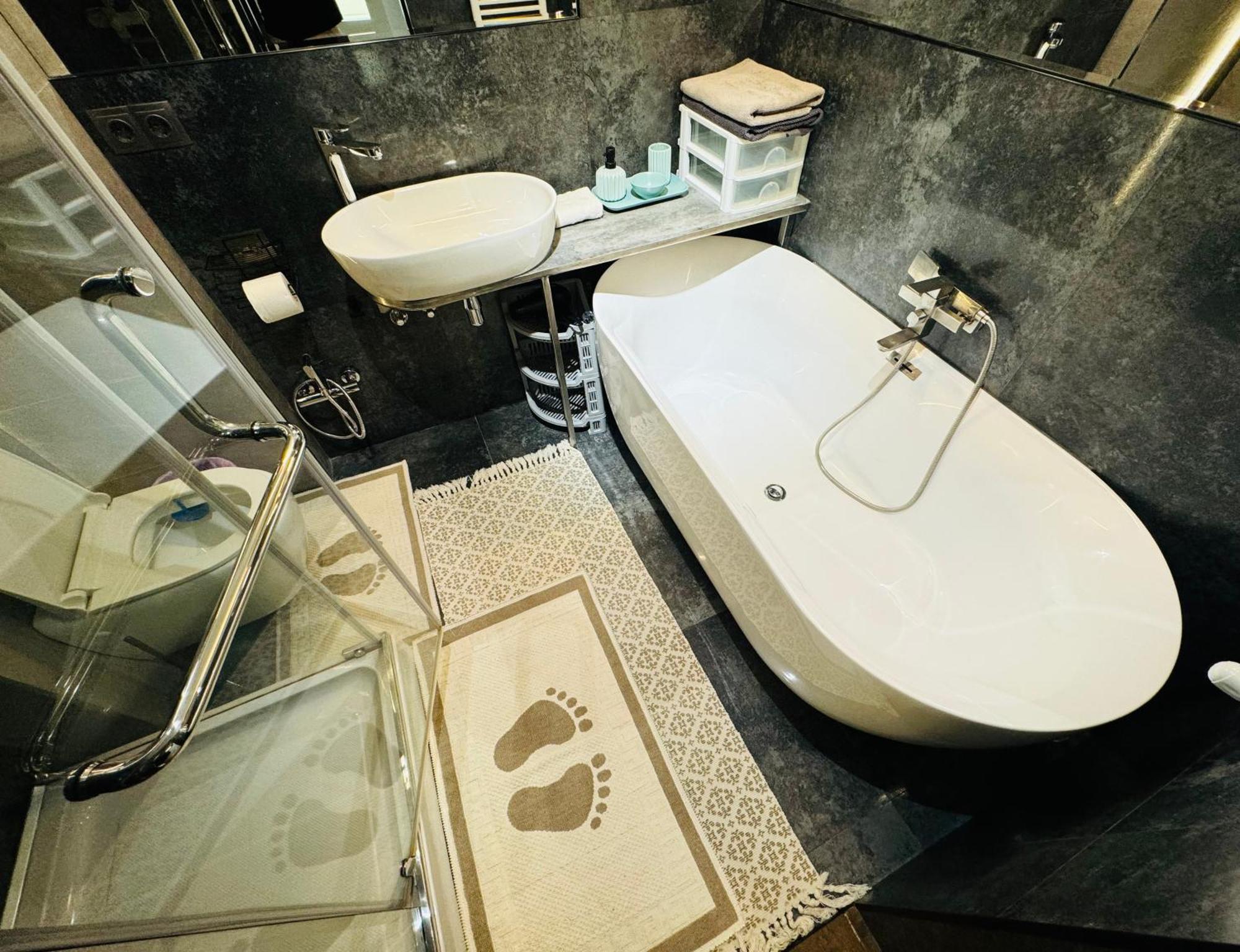 Rentnow Modern Lux Apartment In Centre 基希讷乌 外观 照片